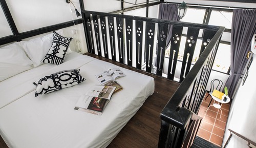 Habitación familiar, vistas al jardín (Betty Johnson)