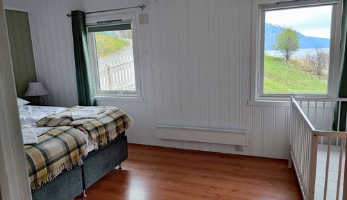Krossen apt 3. First floor, 2 bedrooms, Fjord View