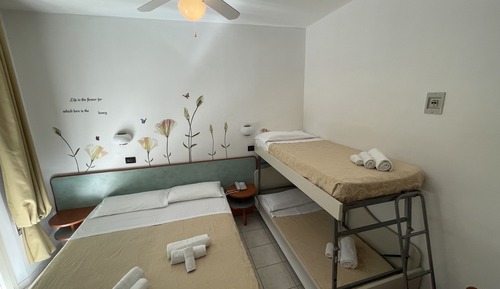 Habitación cuádruple básica