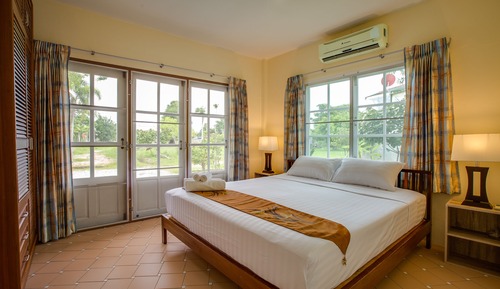 2-Bedroom Cottage (1 Bathroom)