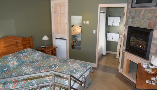 Habitación, 1 cama de matrimonio, patio, junto al lago (101)