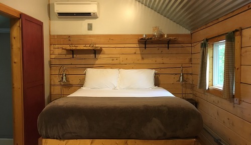 Cabaña Confort, 1 cama de matrimonio con sofá cama, frigorífico y microondas, planta baja