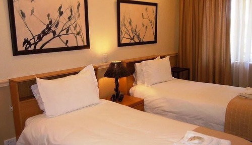Standard Twin room (2)