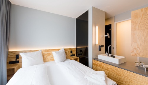 Queen Room