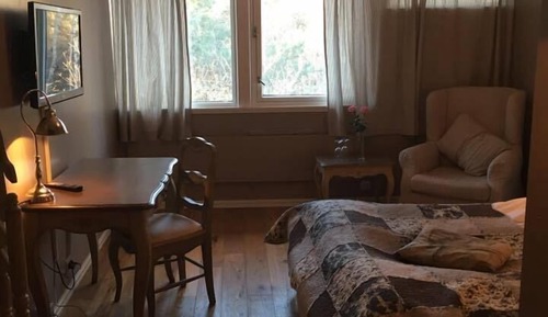 Habitación estándar con 1 cama doble o 2 individuales