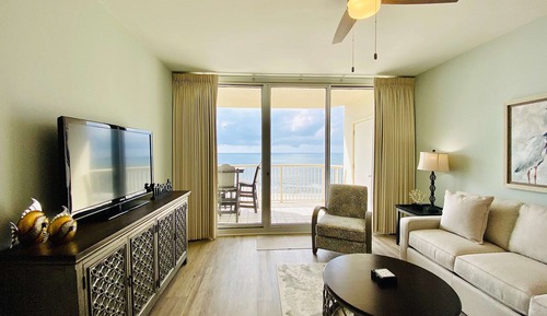 Apartamento, 3 habitaciones, balcón, frente a la playa (1004B)