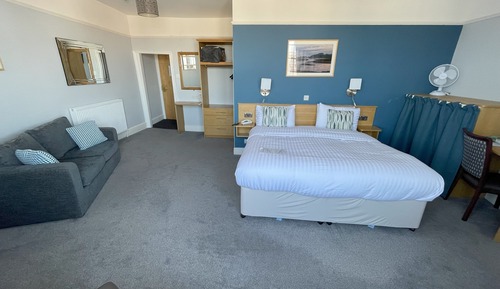 Habitación Deluxe doble, 1 cama de matrimonio grande, vistas a la ciudad
