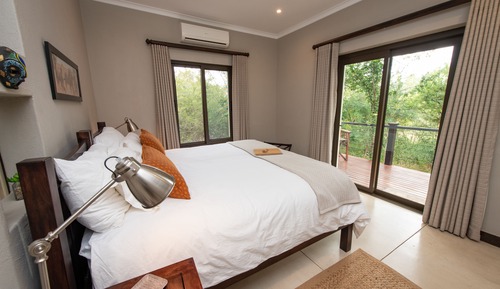 310 deluxe double room with deck