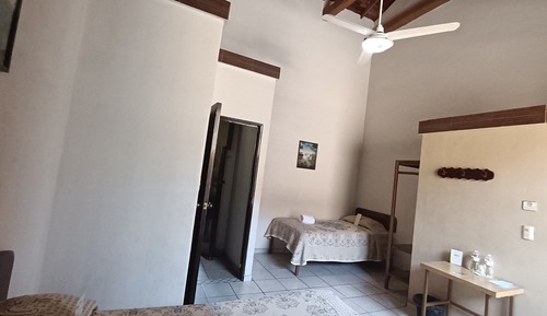 Colonial B, Non Smoking (No A/C - Ceiling Fan Only)
