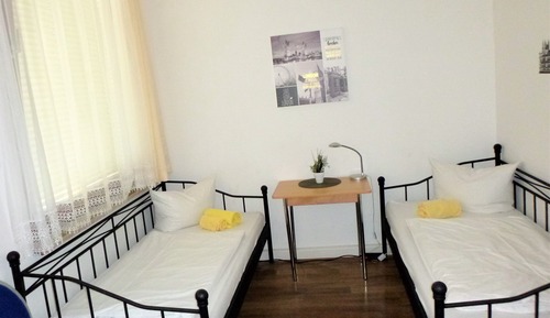 Habitación doble, baño compartido (Zi 1-2-3 (1.OG.))
