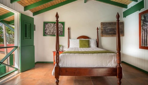 Standard Queen Room Economy- Robusta II