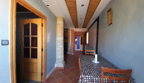 Estudio familiar, acceso a la piscina, vistas al río
