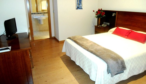 Habitación con 1 cama doble o 2 individuales