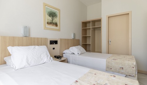 Habitación estándar con 1 cama doble o 2 individuales
