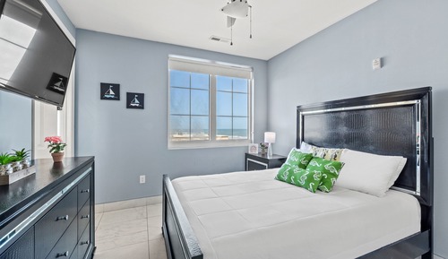 Apartamento de lujo, 3 habitaciones, frente al mar