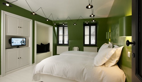 Habitación con 2 camas individuales, baño privado, vistas a la ciudad (Vegetal)