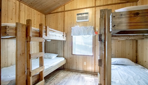 Cabaña Deluxe, 2 habitaciones (Sleeps 6, No Pets)