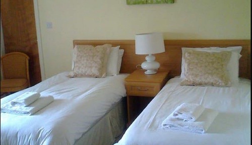Habitación con 2 camas individuales