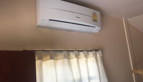 Bungalow with Air Conditioner
