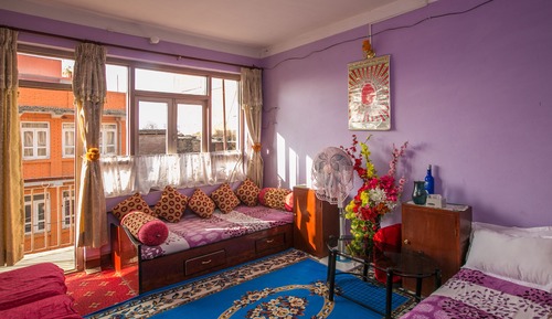Habitación básica, varias habitaciones, vistas a la colina