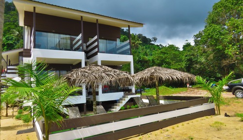 Chalet (Seafront)