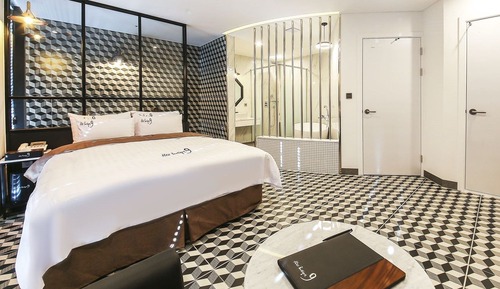 Customized Suite