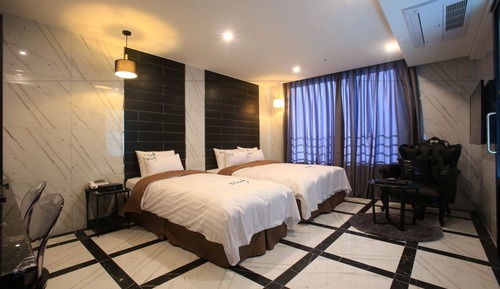 Western Suite