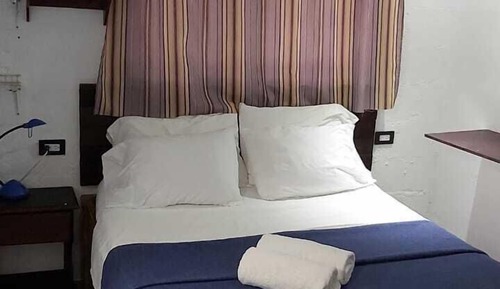 Estudio clásico, 1 cama doble, cocina, en la zona del jardín