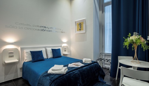 Habitación superior, balcón, vistas a la ciudad