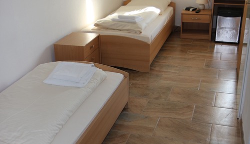 Habitación económica con 2 camas individuales