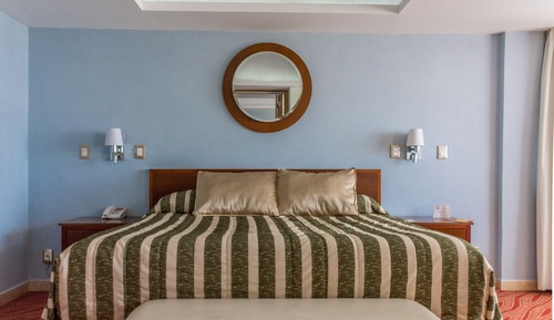 Habitación triple estándar, 2 camas dobles