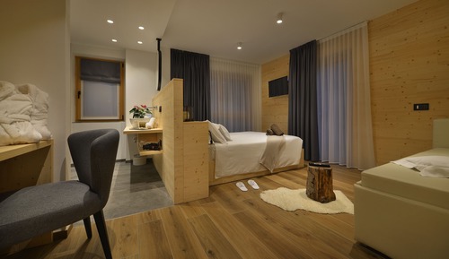 Alpine Junior Suite with balcony