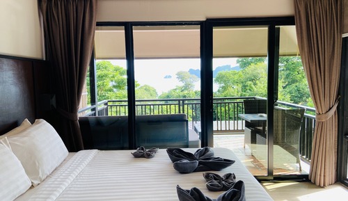 Deluxe Sea View with Balcony