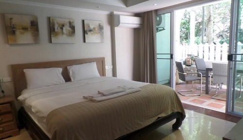 One Bedroom Apartment