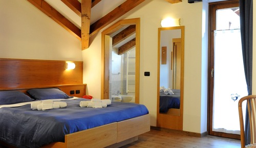 Habitación estándar con 1 cama doble o 2 individuales
