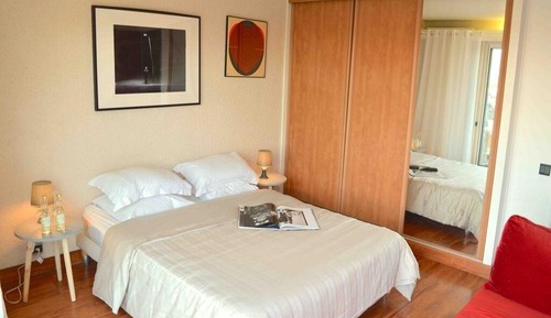 Suite, baño privado (Sofa Room)
