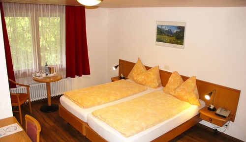 Habitación estándar con 2 camas individuales