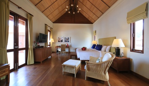 Honeymoon Villa Beachfront