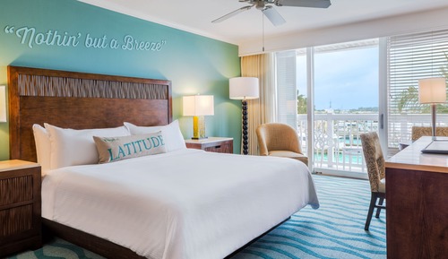 Suite, 3 habitaciones, cocina básica, vistas al puerto deportivo