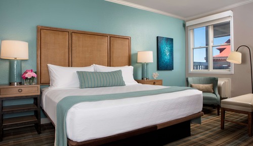 One Bedroom Standard View Suite, King Bed