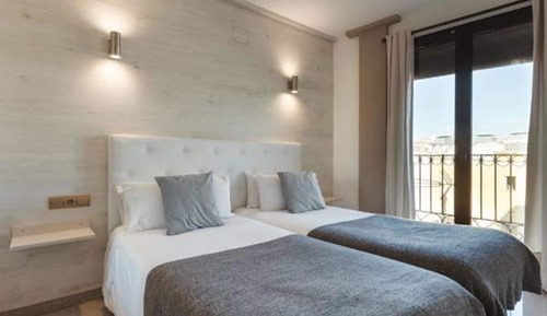 Apartamento, 2 habitaciones, balcón