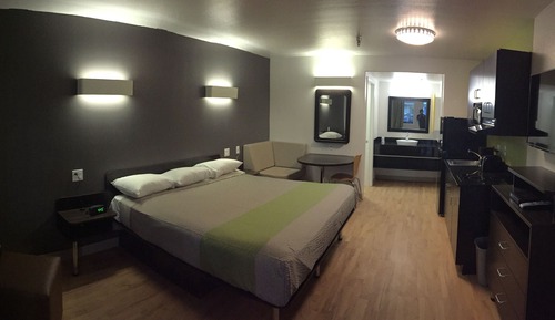 Estudio, 1 cama de matrimonio grande, cocina básica