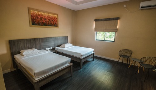 Habitación básica con 1 cama doble o 2 individuales