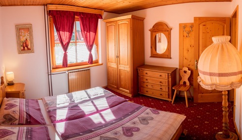 Apartamento Confort, 3 habitaciones, balcón, vistas a la montaña