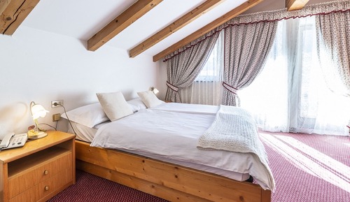 Habitación triple, balcón