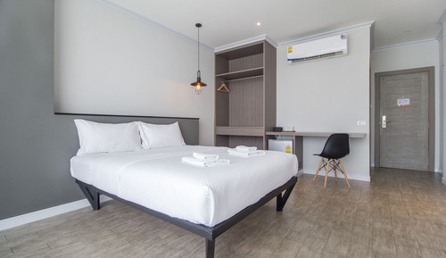 Studio Double Bed 