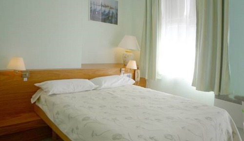 Habitación con 2 camas individuales