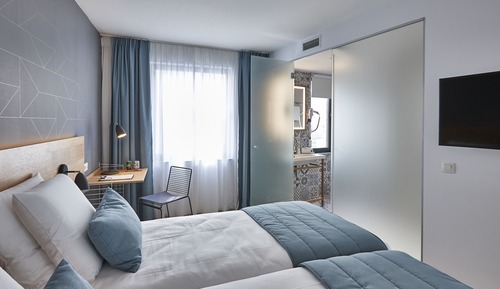 Cozy Twin Room