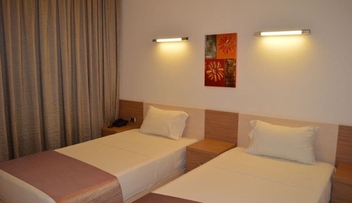 V-VIP Connecting Rooms