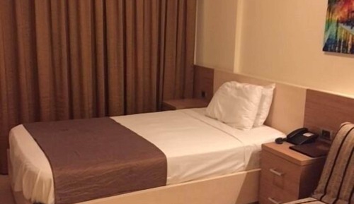 Single Bed Room